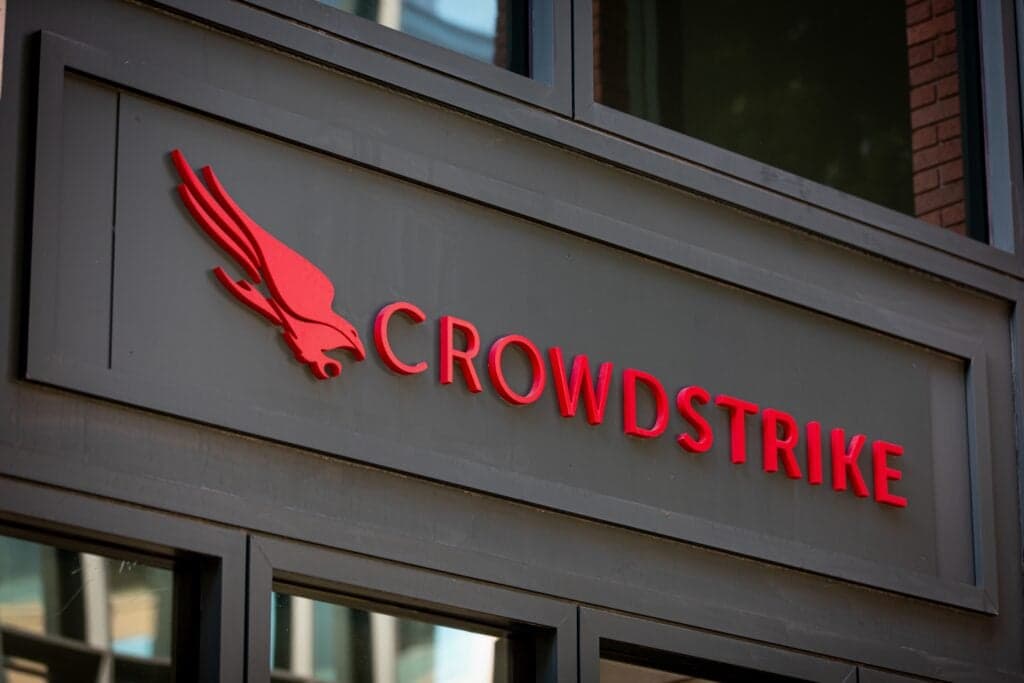 CrowdStrike sella alianza con aseguradoras para gestionar riesgos de IA