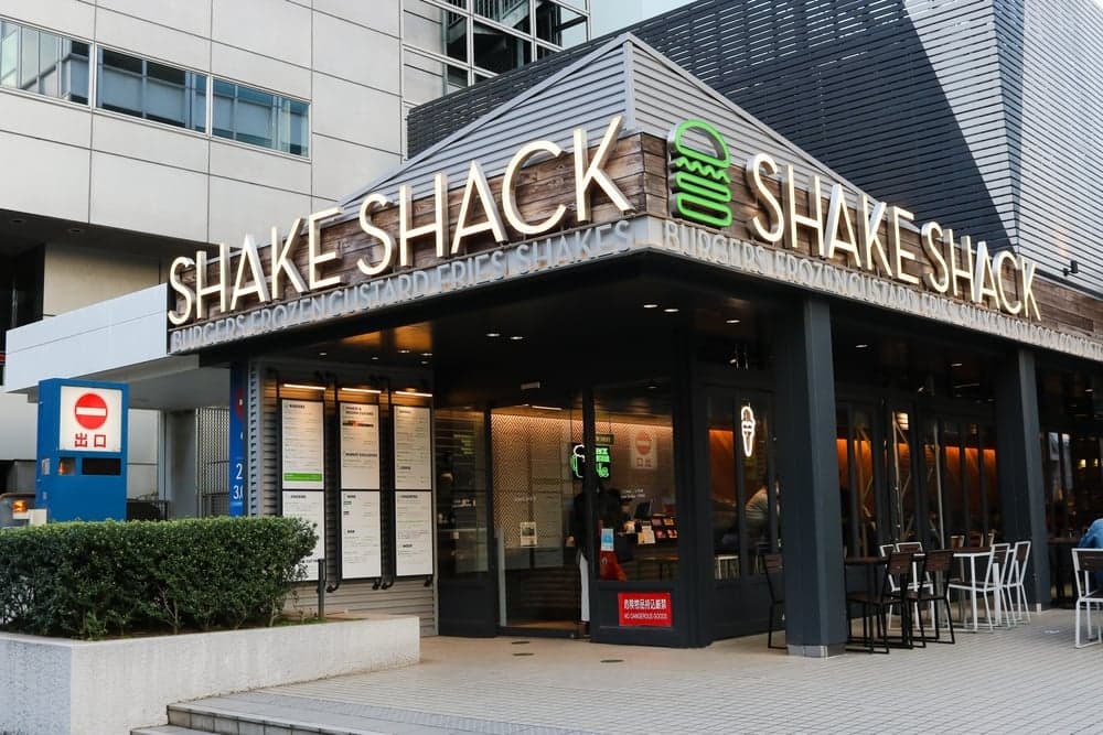 Shake Shack recorta su guía del segundo trimestre por presiones macro y competencia