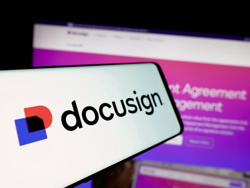 DocuSign cae en bolsa pese a superar estimados en el primer trimestre