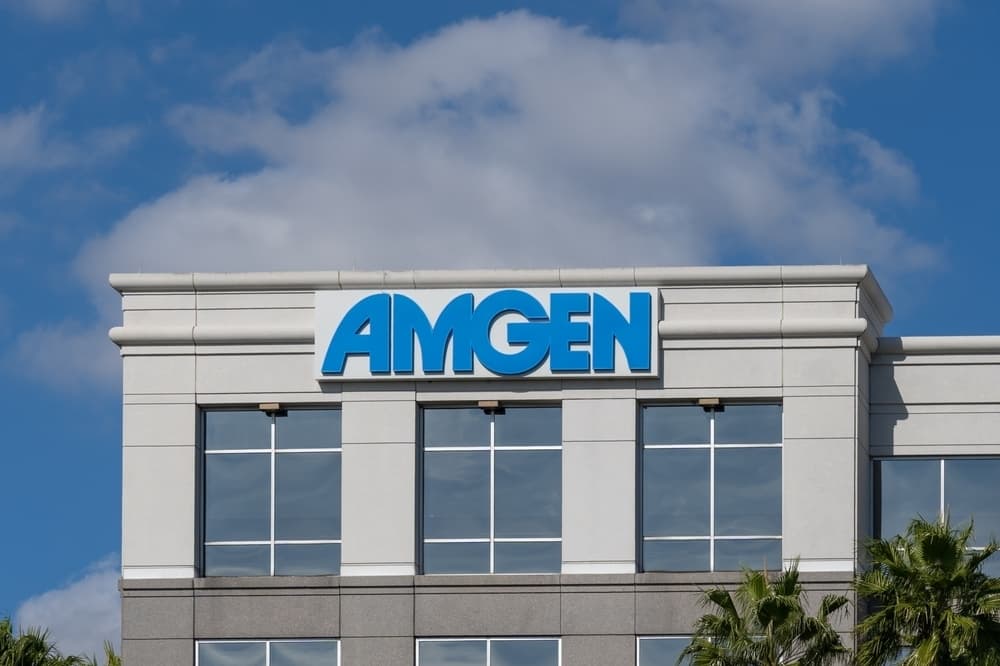 Amgen exige audiencia ante la FDA para frenar el retiro de Tavneos